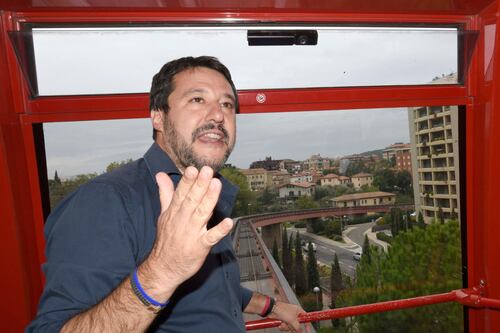 Salvini prende a schiaffi il governo: "Li manderemo via da Roma"