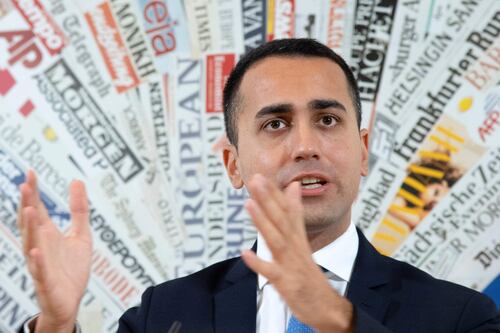 "Giornalisti infami, sciacalli e putt..." Furia 5stelle contro la stampa