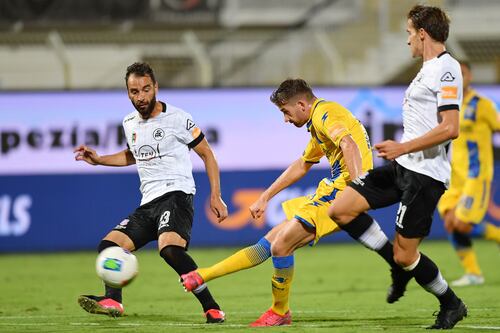 Il Frosinone sfiora l'impresa, vince con lo Spezia ma non basta per andare in serie A