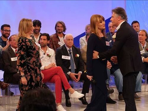 Uomini e Donne, Trono Over da record. E la De Filippi minaccia ex dame e cavalieri