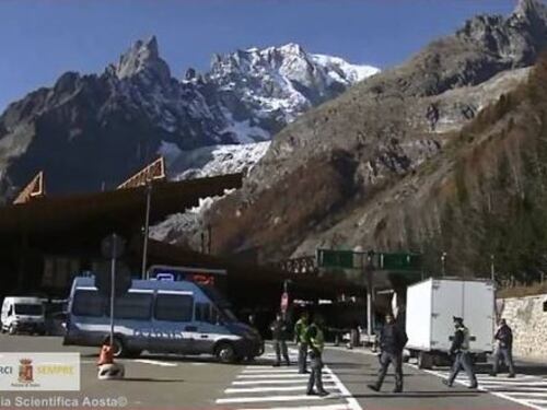 Furgone con due chili di tritolo fermato al Traforo del Monte Bianco