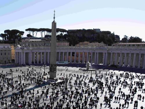 Cecilia Marogna: "Non posso mantenere mia figlia". Il marchio di Lady Becciu, appello al Vaticano e a Di Maio