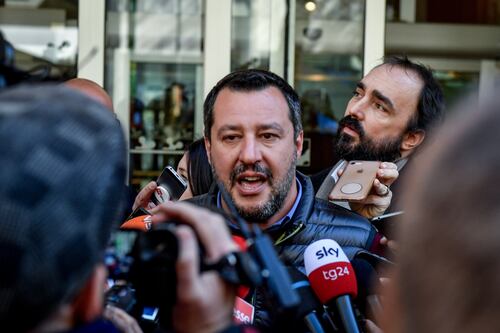Salvini: "Hanno disobbedito. Arrestateli"