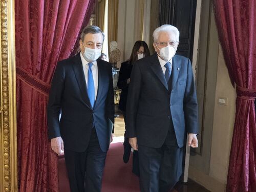 Per salire al Quirinale si rischia il Vietnam. Mario Draghi smania, no di Sergio Mattarella: sarà una guerra