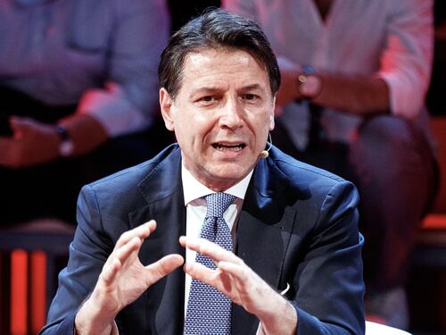 M5S, Giuseppe Conte non molla e vuole la deroga al limite dei due mandati: pronto lo scontro con Beppe Grillo