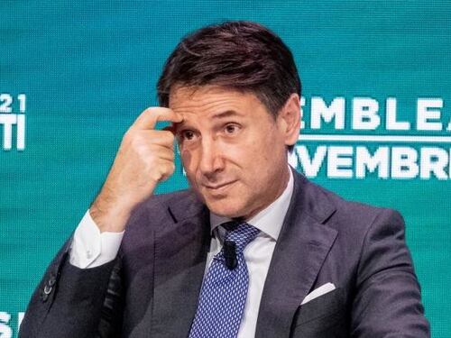 M5s dice sì al 2x1000. E scatta la fronda anti-Conte: "Ora siamo un partito come gli altri"