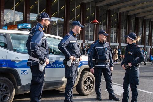 Ai "pizzardoni" 3800 pistole ma niente taser né giubbotti antiproiettile