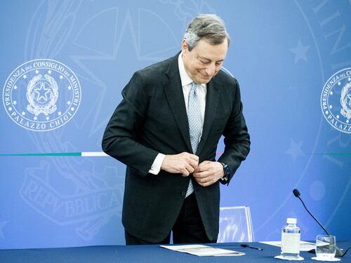 Stipendi dirigenti pubblici, Draghi rimette il tetto a 240 mila euro: stop alla deroga