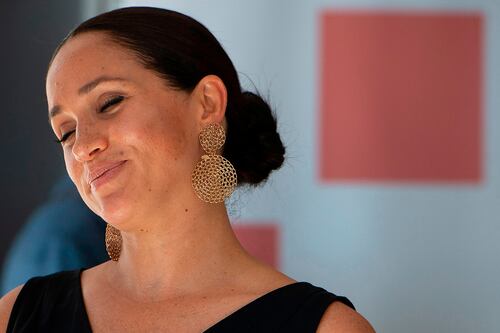 Kate e Meghan sempre più distanti. E il duello di stile continua