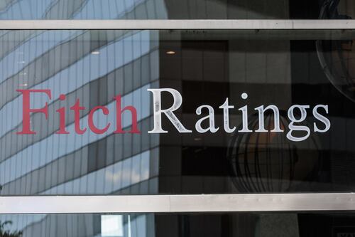 Fitch promuove l’Italia di Meloni: il rating sale a BBB+. La decisione gela la sinistra