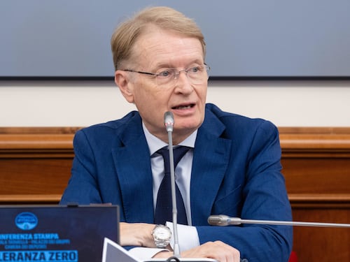 Lucio Malan: "Le sanatorie di Pedro mettono a rischio anche welfare e sanità"