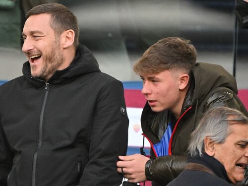 Totti, insulti social per Cristian: "In sovrappeso". Come risponde papà Francesco