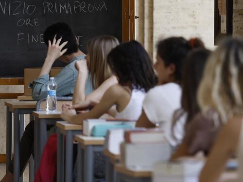 Docenti tutor e orientatori, Valditara firma decreto da 267 milioni