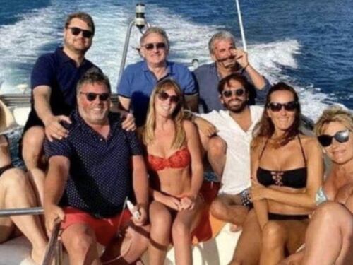 Boschi & Co. in barca a Ischia, l'ardita autodifesa di Nobili: il distanziamento? Tra colleghi...