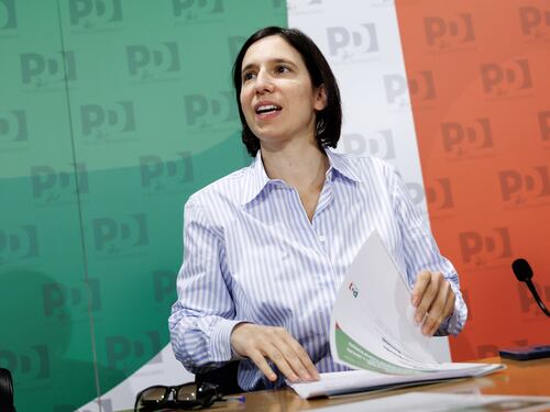 Pd diviso dall’antisemitismo. Schlein prepara la legge anche contro l’islamofobia