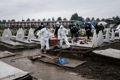 Coronavirus: dopo le chiese, i cimiteri: fateci pregare