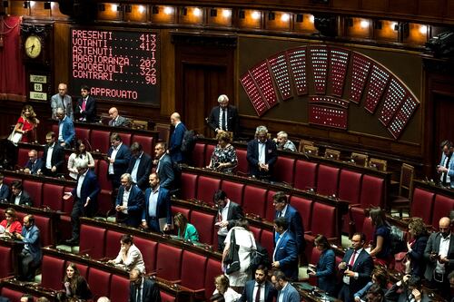 Sicurezza Bis, sì della Camera. Ma Fico e i grillini non votano