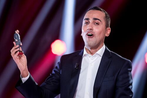 Di Maio se la prende con Draghi: "Avvelena il clima invece di tifare Italia"