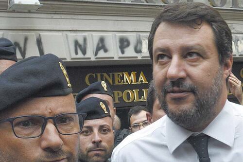 Assalto a Salvini, tutti zitti