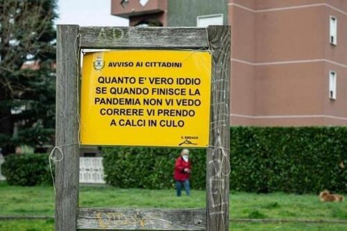 Se poi non correte... Cartello choc a Buccinasco, ma è un pesce d'aprile