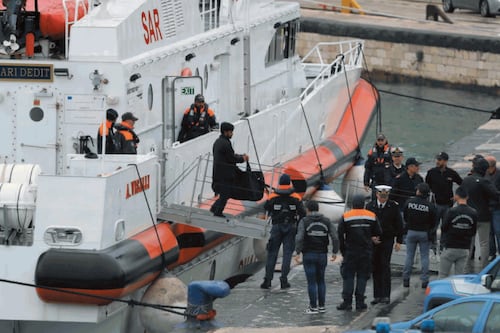 Arresti e violenze alle donne: chi è il clandestino che abbiamo risarcito