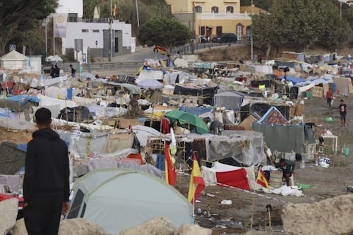 Ceuta, un tornado si abbatte su Sanchez: i servizi spagnoli avevano avvisato del pericolo