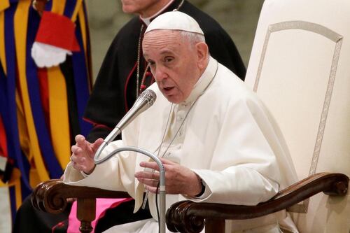 Pedofilia, ex Nunzio apostolico accusa il Papa. Francesco: "Giudicate voi"
