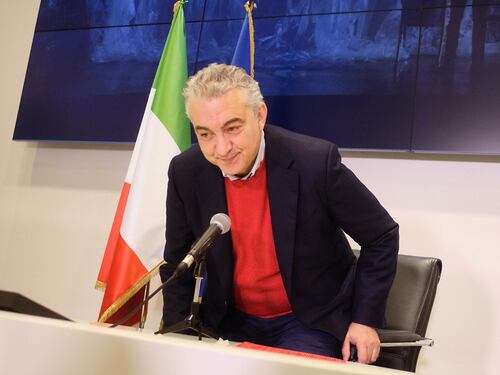 Ci mancava il flop dei centri vaccini. Salvini: Arcuri inadeguato come chi lo ha scelto