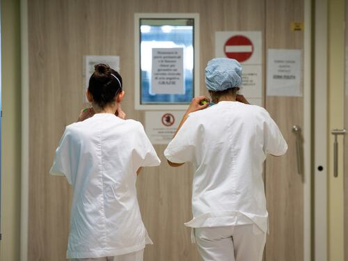 Coronavirus, calano i contagi: 431 morti nelle ultime 24 ore, è il dato più basso dal 19 marzo