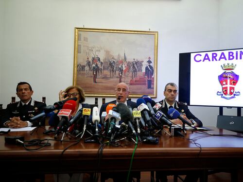 Il carabiniere ucciso non poteva sparare: "Aveva dimenticato la pistola"