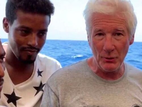 Open Arms, Giorgia Meloni e il caso di Richard Gere ammesso come teste: "Indecente"