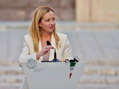 Sondaggio Tecnè, Meloni strapazzi tutti i leader. E il Pd vede nero