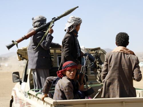 Mar Rosso, minaccia Houthi agli Usa: “Lo Yemen il vostro cimitero. Ora la guerra totale”