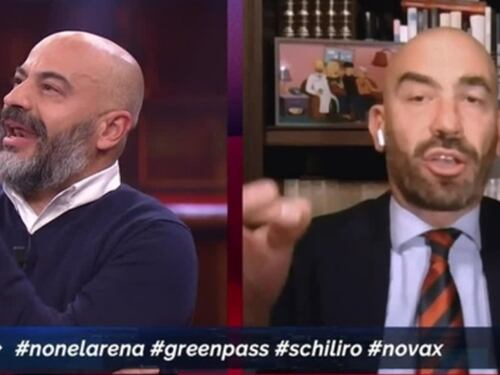 Non è L'Arena, Gianluigi Paragone contro Matteo Bassetti: "Figlio di papà". E il prof chiude il collegamento