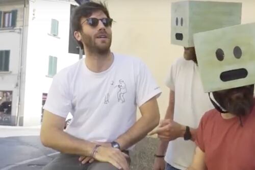 Una Iena indie-pop: De Devitiis e Legno insieme per un singolo