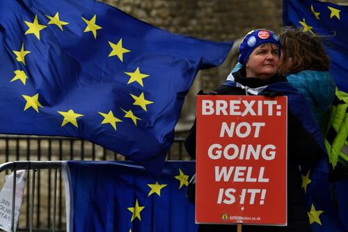 Brexit, chiesto il rinvio di tre mesi. Ora la parola passa alla Ue