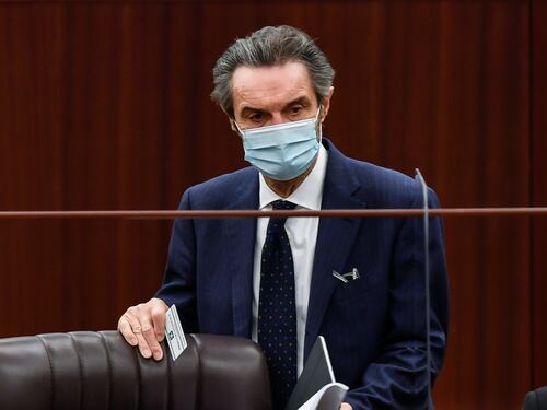 Caos vaccini Lombardia, Fontana azzera i vertici di Aria. Salvini: chi sbaglia paga