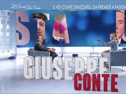Giuseppe Conte, la gaffe su Forrest Gump e poi il gelo a L’Aria che Tira: che succede in studio