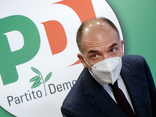 Morte Sassoli, Enrico Letta fa autogol con un selfie