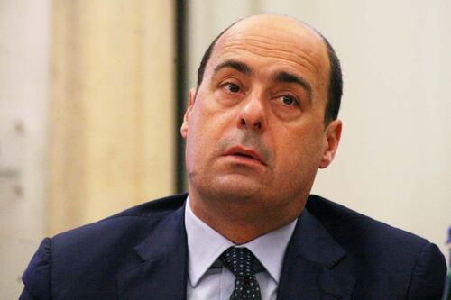 Zingaretti indagato per finanziamento illecito. Il segretario Pd: "Fiducia nella magistratura"