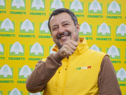 Brigate di cittadinanza, Matteo Salvini contro Grillo: è folle e irresponsabile