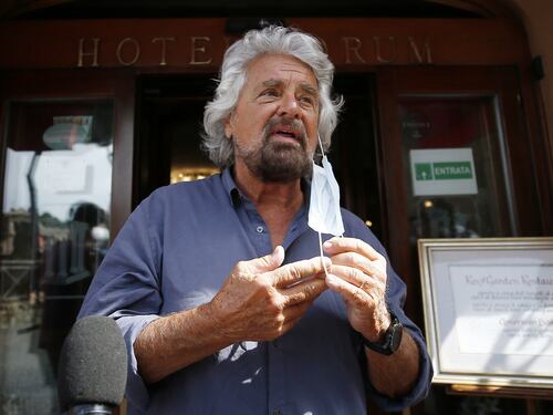 Scontro M5s, Davide Casaleggio si schiera con Beppe Grillo. Il colpo di grazia a Conte
