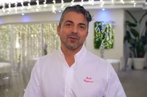 "No ai dipendenti comunisti": parla lo chef finito nella bufera. Quelli di destra "volenterosi"