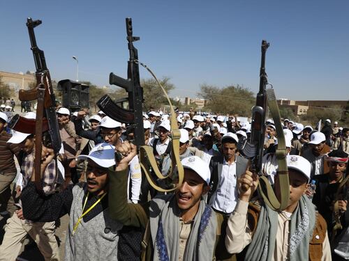 Houthi, "introdotte armi sottomarine": i ribelli alzano il tiro. Rischio escalation