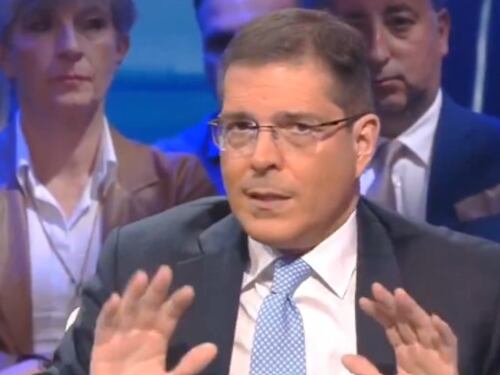 Zona bianca, la veggente di Trevignano fa indignare Capezzone: "Mi fa schifo"