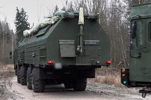 Russia, i blogger militari russi bocciano il maxi-raid in Ucraina. “Costoso spettacolo senza senso”