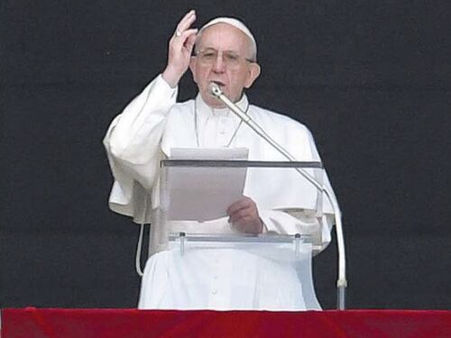 Papa Bergoglio, un Vicario per tre crisi