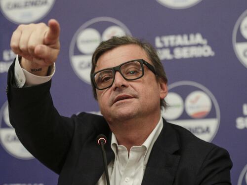 Calenda si schiera con Meloni e sbotta: "I francesi si facciano i fatti loro"