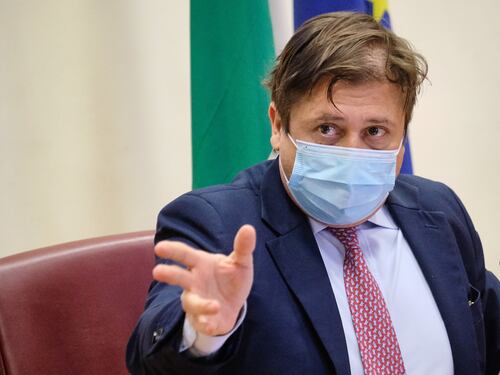 Francesco Lollobrigida all'attacco di Pierpaolo Sileri: dimissioni per il sottosegretario fuori dalle regole