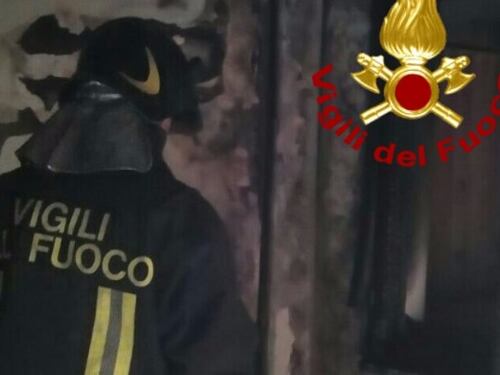 Incendio nel container, un morto a San Basilio
